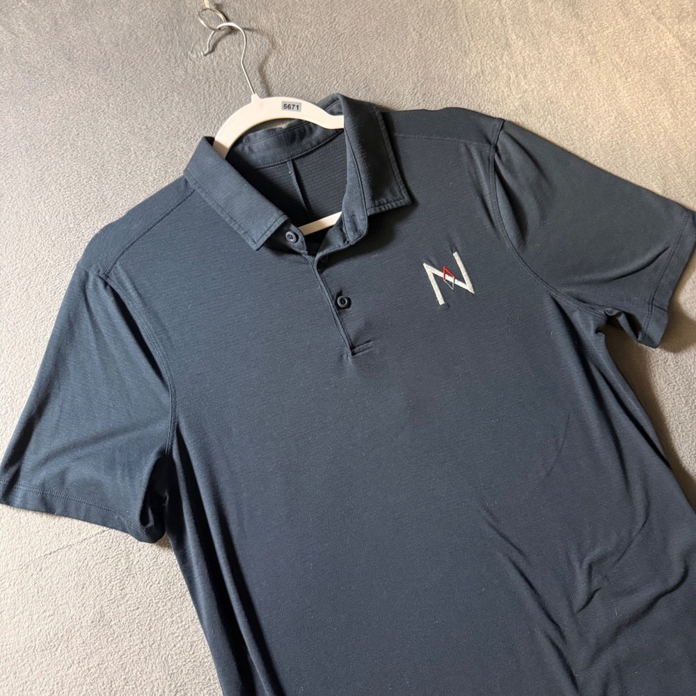 Lululemon Evolution Polo Shirt Mens Medium Black Short Sleeve Logo